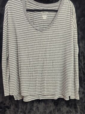 American Eagle Soft & Sexy Striped Long Sleeve V-Neck Top – Size Medium